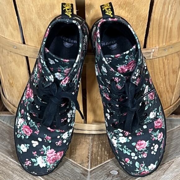 Dr. Martens Hackney 7-Eye Pink Rose Floral Black Canvas Ankle Boot Womens Size 6 - Picture 9 of 11